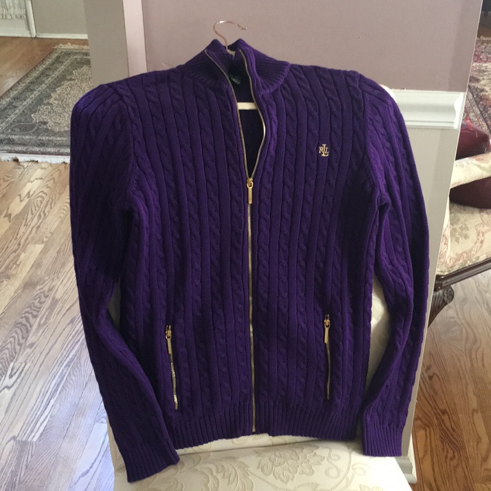Zip up Ralph Lauren sweater with pockets.